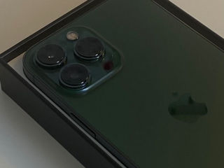 iPhone 13 Pro green в отличном состоянии,весь комплект