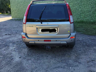 Nissan X-Trail foto 2