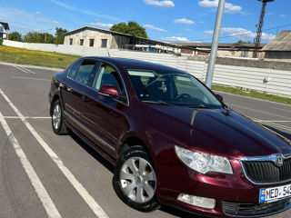 Skoda Superb foto 2