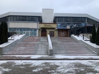 Se ofera spatii comerciale in locatiune, suprafata 1850 m2. Bd. Dacia, 35, mun. Chisinau.