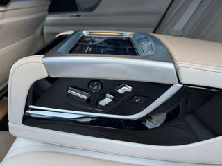 BMW 7 Series foto 18