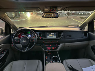 KIA Carnival foto 10