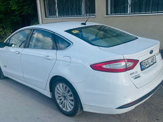 Ford Fusion foto 2