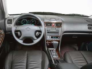 Nissan Maxima foto 2