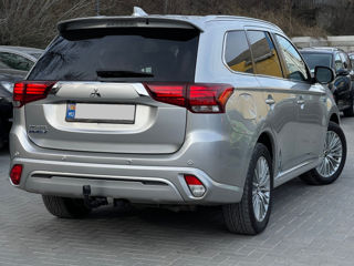 Mitsubishi Outlander foto 3