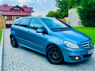 Mercedes B-Class foto 4