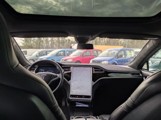 Tesla Model S foto 9