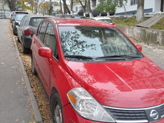 Nissan Versa foto 2