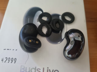 Samsung  buds live