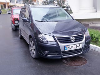 Volkswagen Touran foto 1