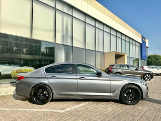 BMW 5 Series foto 4