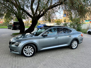 Skoda Superb foto 4