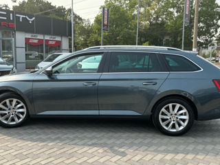 Skoda Superb foto 3