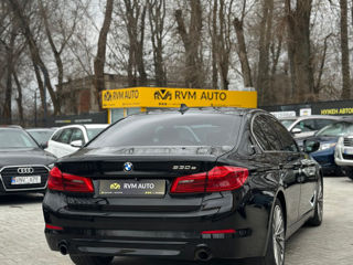 BMW 5 Series foto 4