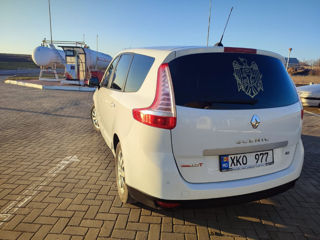 Renault Grand Scenic foto 2