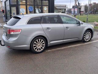 Toyota Avensis foto 4