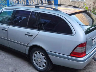 Mercedes C-Class foto 3