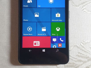 Vind doua telefoane Microsoft Lumia 640 stare foarte buna totul lucreză perfect.