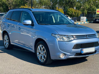 Mitsubishi Outlander foto 3