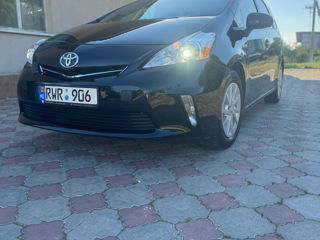 Toyota Prius v