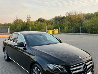 Mercedes E-Class foto 1