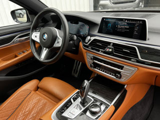 BMW 7 Series foto 8