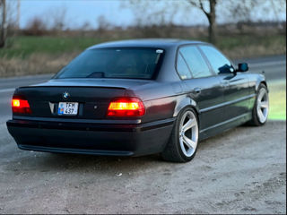 BMW 7 Series foto 2