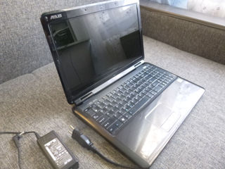 Asus - 3 gb, lucreaza, Intel 2 core 2 Ghz, diagonala 39,5 cm.