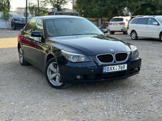 BMW 5 Series foto 1