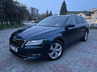 Skoda Superb foto 3