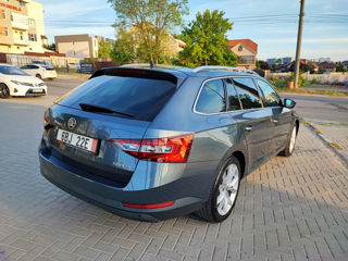 Skoda Superb foto 3