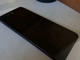 Samsung Galaxy Z Flip 6 Carbon - Design Revolutionar, Performantă Uimitoare! foto 2