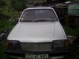 Opel Ascona foto 3