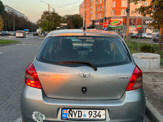 Toyota Yaris foto 2