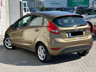 Ford Fiesta foto 3