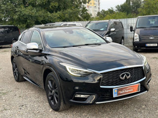 Infiniti Q30 foto 2