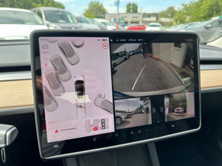 Tesla Model 3 foto 14