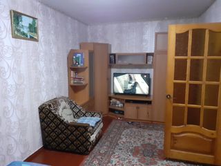 Apartament cu 3 camere, 72 m², Centru, Comrat foto 1