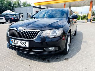 Skoda Superb foto 2