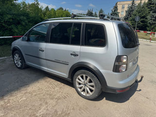 Volkswagen Touran фото 6