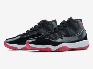 Nike Air Jordan 11 Black/Red Unisex foto 2