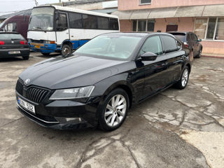 Skoda Superb foto 2