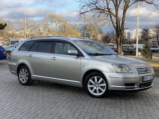 Toyota Avensis foto 3