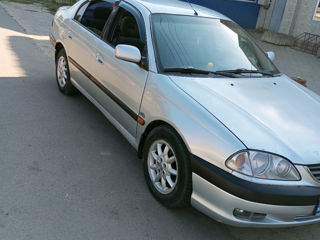 Toyota Avensis foto 3