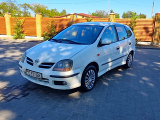 Nissan Almera Tino