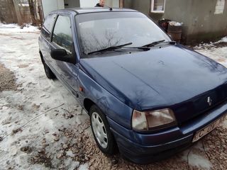 Renault Clio foto 6