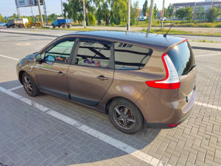 Renault Grand Scenic foto 2