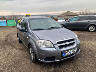 Chevrolet Aveo foto 2