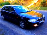 Mazda 323 foto 3