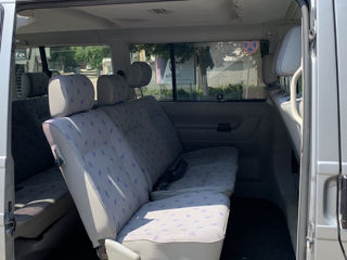 Volkswagen Caravelle foto 7